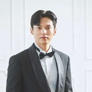 왕요한(배우 윤선우)