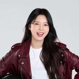 용수정 (배우 엄현경)